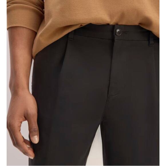 NWOT Everlane The Pleated Air Chino In Black Size   32x32 - Picture 3 of 9